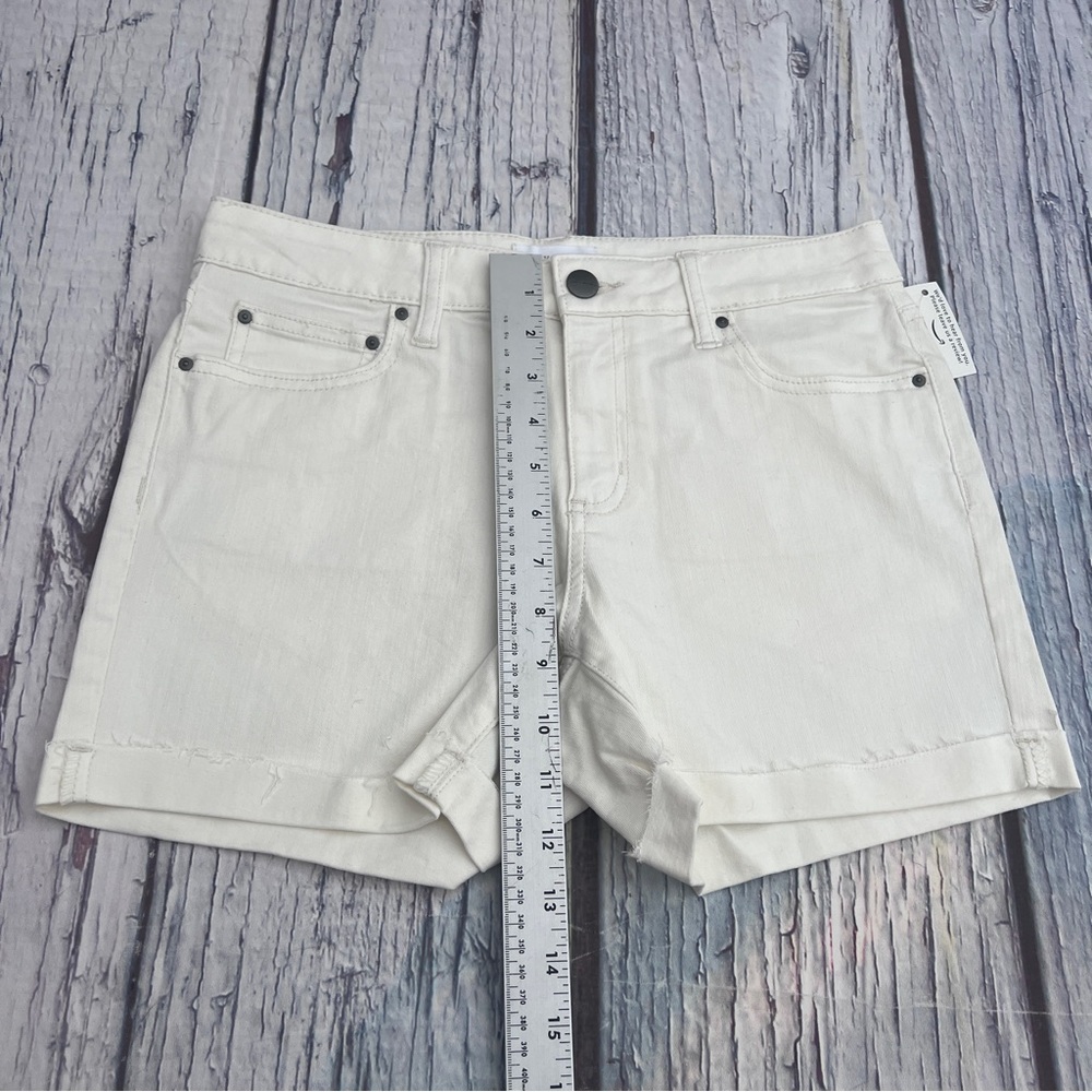 Daily Ritual Women's White(Cream) Denim Turn-Cuff Shorts Size 27 - Picture 6 of 13